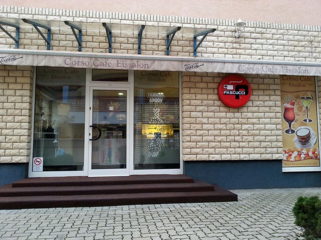 Apartment Pedestrian Street *